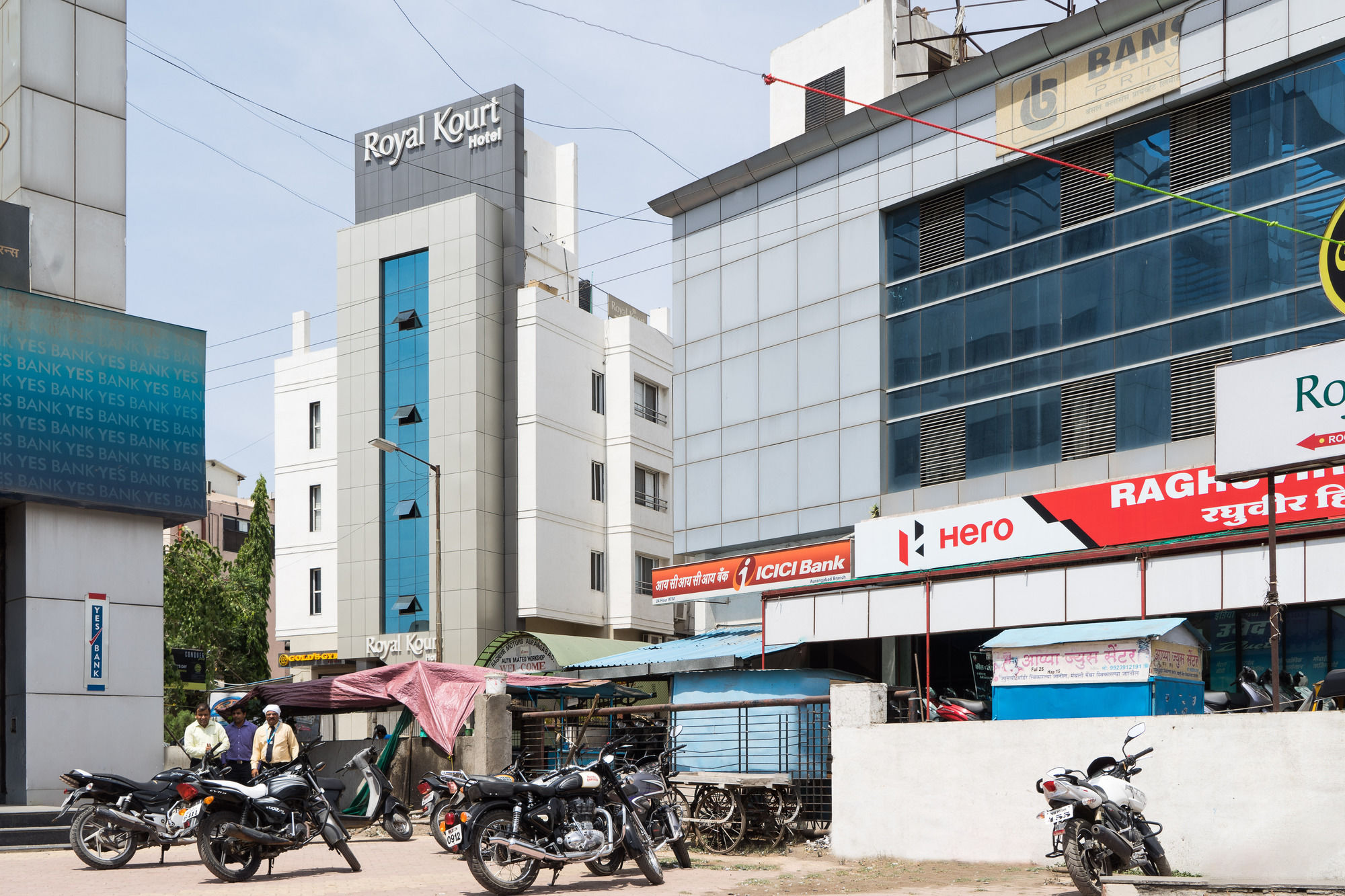 Отель Treebo Trend Royal Kourt Aurangabad Экстерьер фото